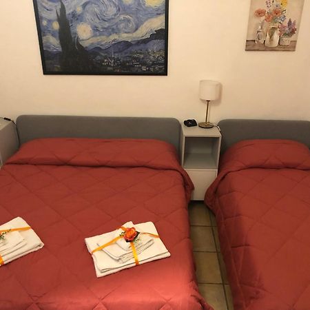 Bed and Breakfast La Finestra Di Umberto Vicino Al Centro Con Parcheggio Privato Витербо Экстерьер фото