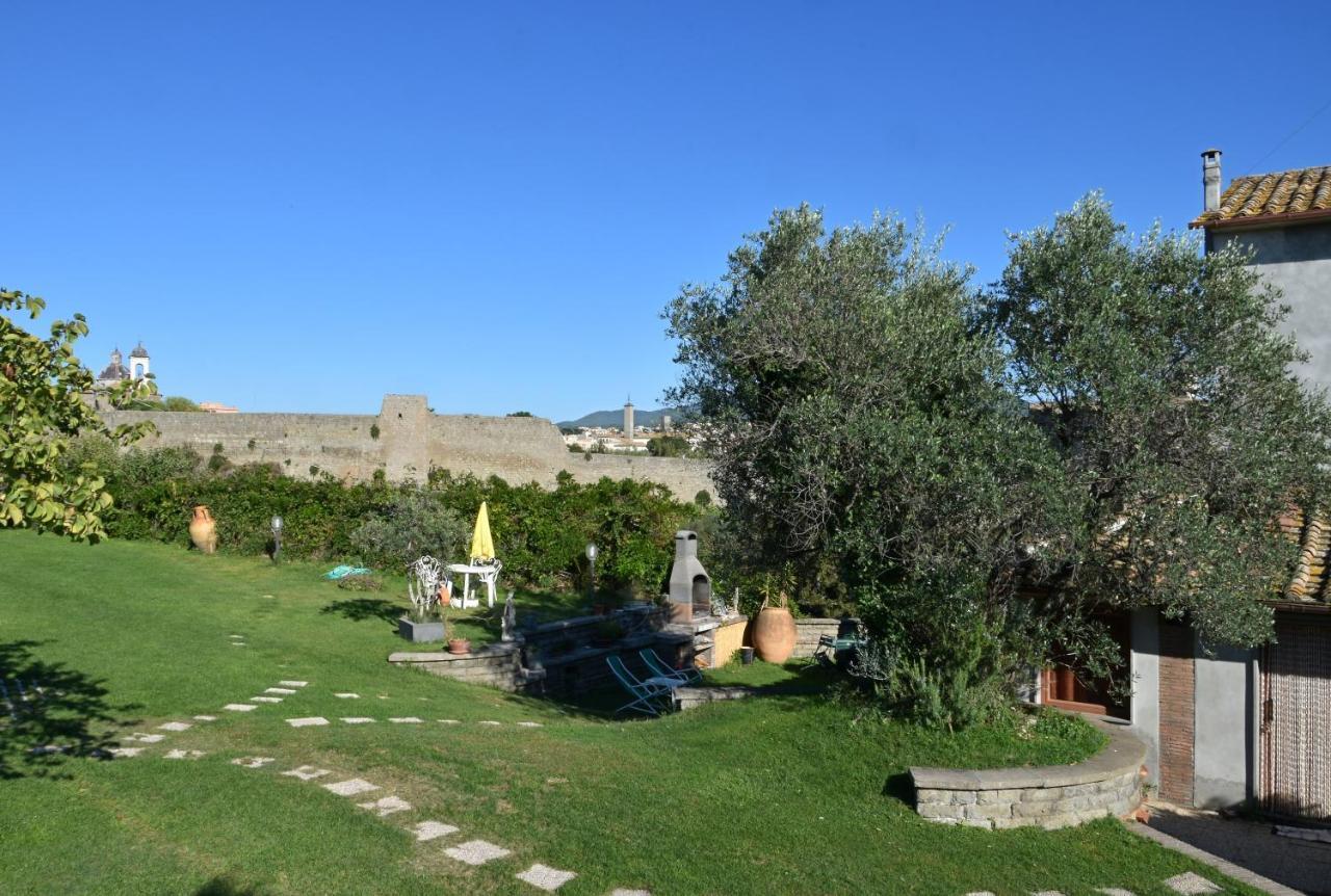 Bed and Breakfast La Finestra Di Umberto Vicino Al Centro Con Parcheggio Privato Витербо Экстерьер фото