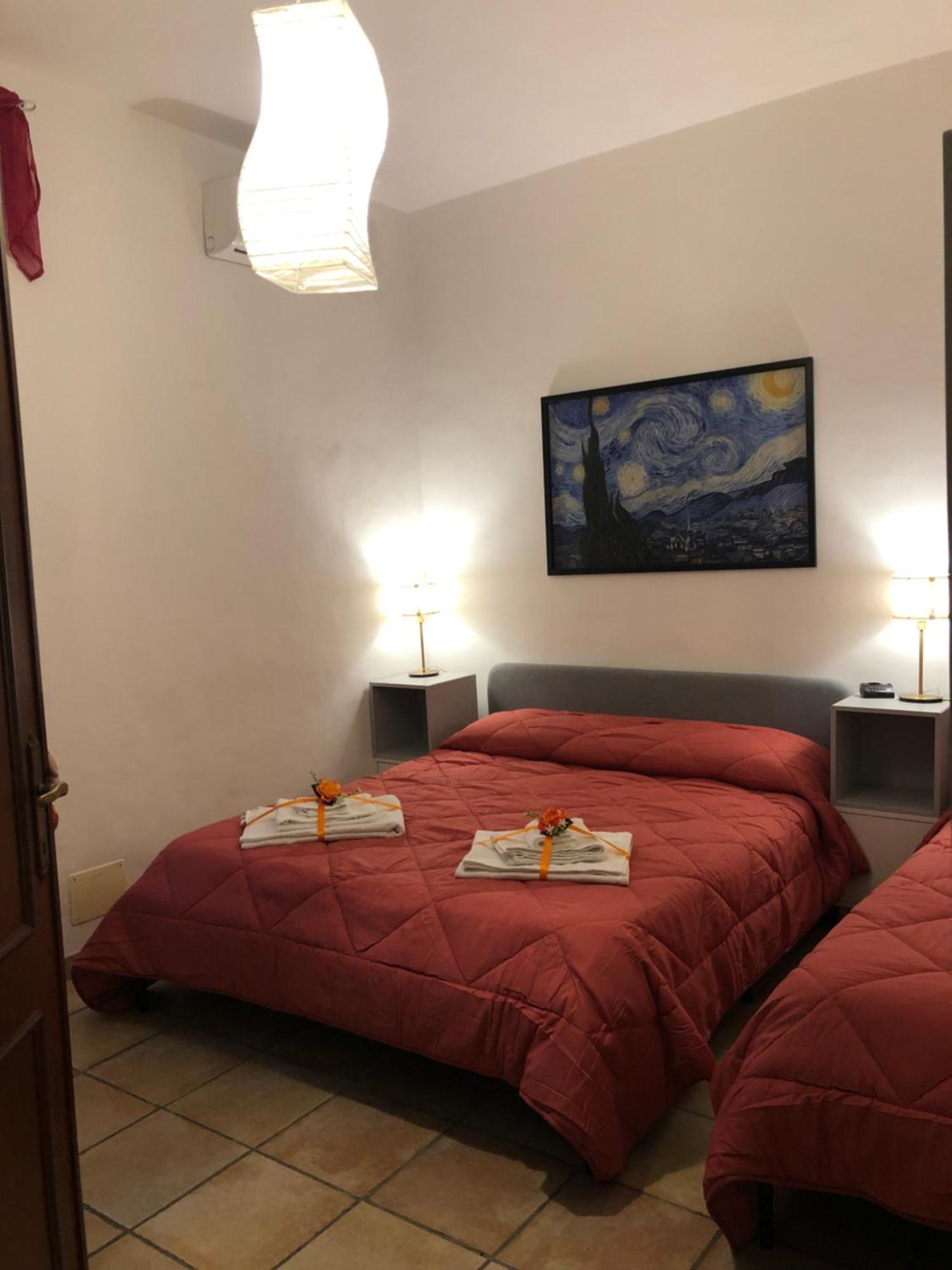Bed and Breakfast La Finestra Di Umberto Vicino Al Centro Con Parcheggio Privato Витербо Экстерьер фото